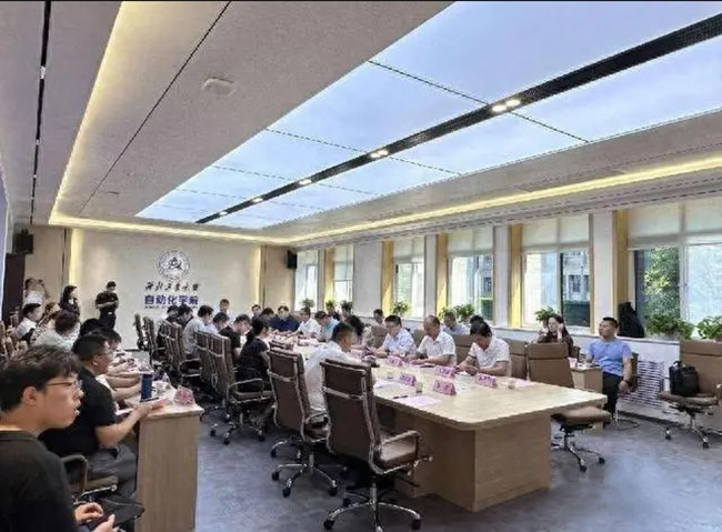 西安西瑪電機(jī)與西北工業(yè)大學(xué)開展“雙進(jìn)”活動(dòng)，共推科技創(chuàng)新與產(chǎn)業(yè)升級(jí)